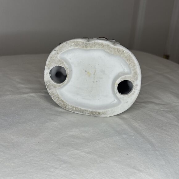 Vintage Collectible Porcelain Figurine Old Couple Seated on a Bench Hummel-like - Picture 5 of 5